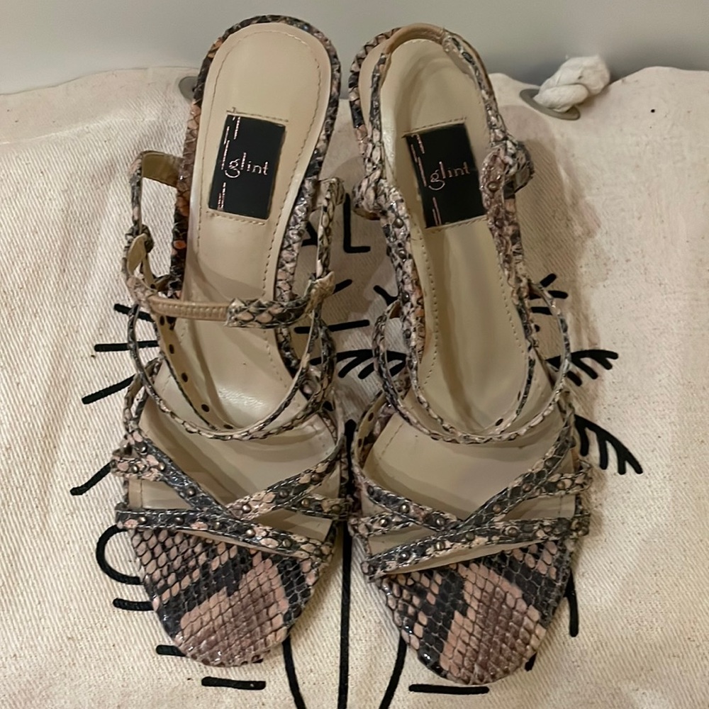 Women’s size 4, 3 inches tall